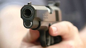 На вісім років посадять львів’янина за постріли в людей та викрадення автомобіля