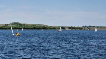 Змагання відбуваються на найбільшому озері області