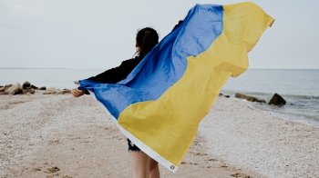 Українські біженці розповіли, що спонукає їх повернутися додому — опитування