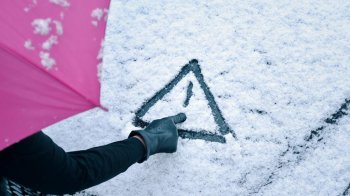 Штормове попередження у Львові та області: хуртовини, морози, ожеледиця