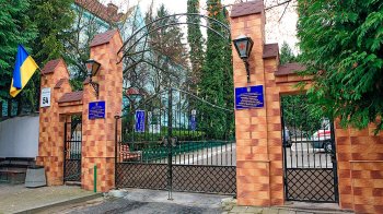 У 68-річної мешканки Львівщини паралізувало пів обличчя через рідкісний синдром Рамсея Ханта