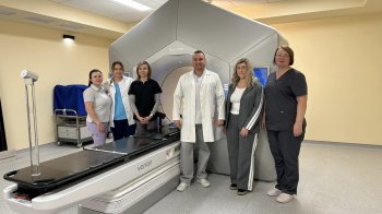 Львівські онкологи і пацієнтка