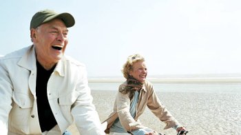 Вчені дослідили, що нещастя старить людей сильніше, ніж куріння