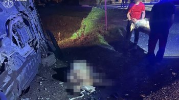 Лікарі розповіли про стан 16-річної дівчини, яка вижила у нічній ДТП в Бродах