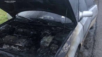 На Львівщині під час руху загорівся автомобіль MAZDA-323 (фото)