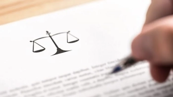 Прокуратура повідомила про підозру власниці еротичних салонів у Львові