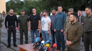 Зеленський разом із захисниками Маріуполя прибув до Львова: деталі візиту