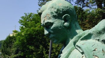 У міськраді розповіли про долю радянського пам’ятника, який демонтують в Брюховичах