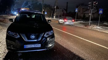 Чорний Nissan Rogue