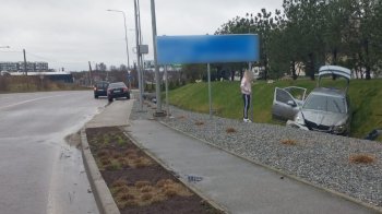 У Сокільниках водій легковика злетів з кільця