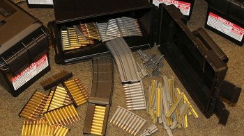 Мешканця Львівщини судили за зберігання автомата та понад 1800 патронів