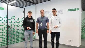 У Львові двоє людей із порушенням слуху вперше отримали водійські права