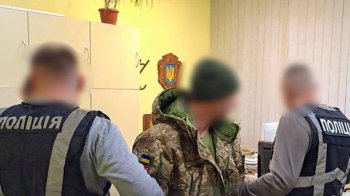 У Львові військовослужбовець за 2 тис. доларів намагався влаштуватися на тилову посаду