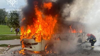 автобус "Атаман", який згорів у Львові