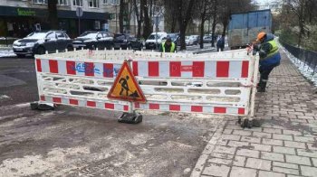 На перехресті у Львові утворилося провалля — водіїв просять оминати ділянку