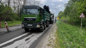 На трасах Львівщини відремонтували уже 430 тис. квадратних метрів доріг