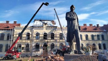 У Дублянах розпочали відбудову пошкодженого російським дроном корпусу університету