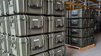 Фото кейсів з протидроновими системами. які Литва передала Україні