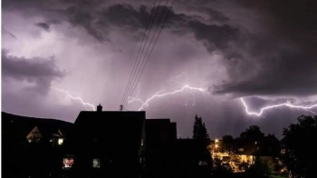 Синоптики попереджають про небезпечні метеоявища: на Львівщині очікуються грози та шквали