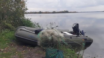 200 метрів сіток і пастка для раків: що знайшли екоінспектори у водоймах Львівщини