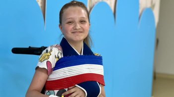 На Львівщині 11- річна дівчинка перелетіла через гойдалку і отримала травми як після ДТП