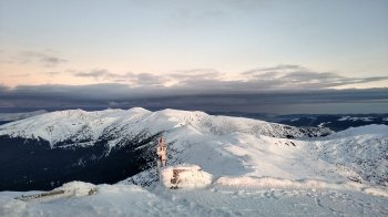 У Карпатах оголосили сніголавинну небезпеку: як виглядають зимові гори