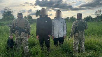 Вкотре семеро ухилянтів затримали прикордонники на Львівщини