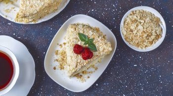 Як приготувати Наполеон без випікання: ніжний десерт за 15 хвилин