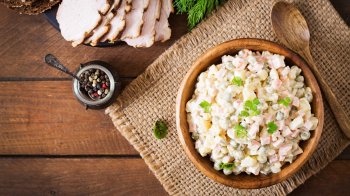 Ціна олів’є у супермаркетах Львова: скільки коштує новорічний салат