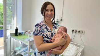 Львівські лікарі виходили немовля вагою 700 г зі смертельним захворюванням