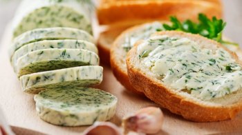 Як приготувати часникове масло