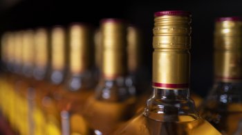 Збільшення акцизу на алкоголь і паливо: уряд схвалив проєкт закону