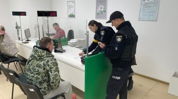 У Червонограді чоловік намагався обміняти фальшиве посвідчення водія