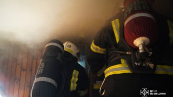 На Золочівщині виникла пожежа у цегляному житловому будинку.