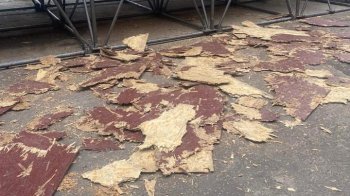 У Червонограді вандали знищили літню сцену Народного дому