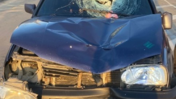 Пошкоджений автомобіль після ДТП у Дрогобичі, фото поліції