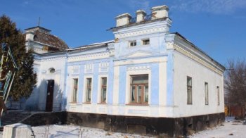 Львів’янка за 1,5 млн гривень купила столітній палац на Хмельниччині