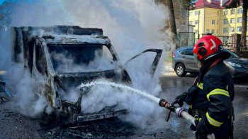 В Рудному загорілась інкасаторська машина