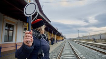 «Укрзалізниця» відновила рух ділянкою колії на Хмельниччині, яка була пошкоджена внаслідок обстрілів: деталі