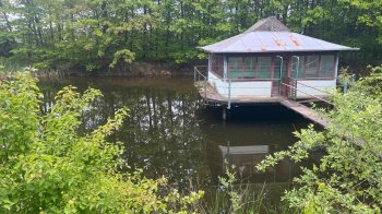 Поділ землі біля «Арени Львів»: ресторан з зоною відпочинку та ставок