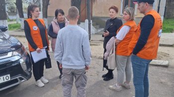 На фото хлопчик, якого викоали невідомі на Одещині