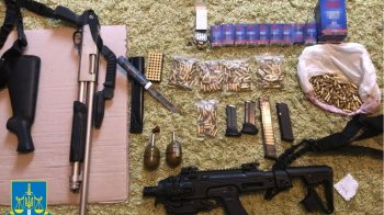 У Львові затримали чоловіка який незаконно зберігав зброю та понад 1 тисячу бойових припасів