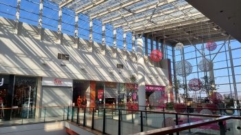 Як працюють львівські торгово-розважальні центри під час воєнного стану