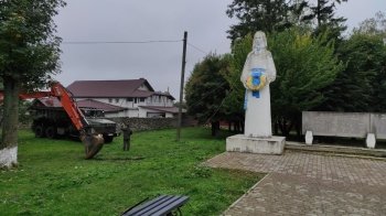 Декомунізація на Львівщині: на малій батьківщині Шептицького — на Яворівщині знесли останній радянський пам'ятник