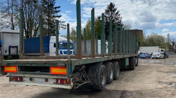 У Львові вантажівка збила пішохода