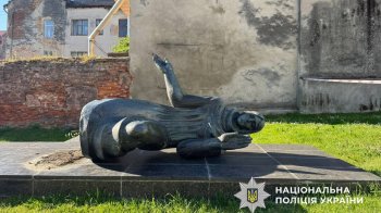 У Дрогобичі повалили пам’ятник жертвам німецької окупації