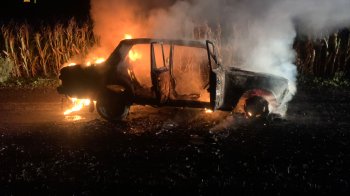 У Червоноградському районі вщент згорів автомобіль (фото)