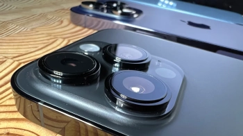 Двоє підлітків відібрали у львів’янина два iPhone 14, розпиливши в обличчя перцевий балончик