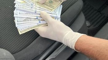 Затримали ділка «на гарячому»: СБУ викрила жителя Львівщини, який допомагав «ухилянтам»