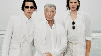 Актор Пірс Броснан знявся у фотосесії для популярного глянцю в сорочці від українського бренду